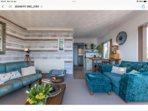 Seaside Escape at Looe Apartment
